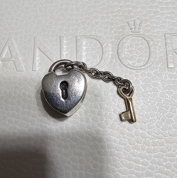 Pandora Jewelry - Pandora Key To My Heart